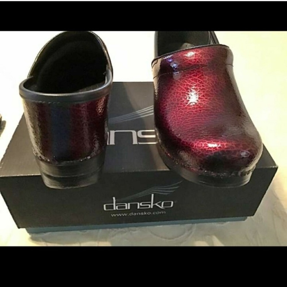 Dankso shoes red size 8.5-9